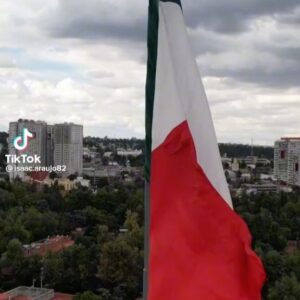 Joana Benedek Instagram - Deslizar…👈
La LUZ CRISTICA BLANCA Y DORADA Y LA LUZ CRISTICA VIOLETA ACTIVADAS ESTÁN EN MÉXICO, EN LOS MEXICANOS Y EN TODO EL MUNDO, QUE VIVE EN MÉXICO! AMÉN! 

Bendecido y protegido sea México🇲🇽 de todo mal! 
Bendecidas y protegidas de cualquier mal, sean todas las personas, animales y plantas, que viven y existen en México! 
En Nombre de Cristo hecho está!🙏

AMOR, ARMONÍA, PAZ Y VIDA PARA MÉXICO MÁGICO!

VIVA MÉXICO! 🕯🇲🇽🙌
#Joana💜