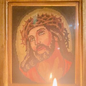 Joana Benedek Instagram - Deslizar...👈
🇲🇽Hoy en la Iglesia Ortodoxa celebramos el Domingo de Resurrección, de Nuestro Amado Jesucristo! 
Son las Pascuas Ortodoxas, que duran 3 días y en Rumanía🇷🇴 son feriados, empezando desde hoy Domingo hasta el martes inclusive.

CRISTO HA RESUCITADO!🙌

Así se saluda hoy, mañana y pasado. Y el Otro (al que te diriges) contesta: 
“EN VERDAD HA RESUCITADO!” 

Les deseo, mi gente buena, una vida plena, sana, feliz y alegre, al lado de todos sus seres amados! Gracias por ser y estar presentes, en mi camino de evolución! 
Gracias desde el alma!🙏💜🤗

🇷🇴En rumano y para todos mis amados rumanos: 
HRISTOS A ÎNVIAT! 🙌

Va doresc, dragii mei, un Paste Luminos si fericit, plin de sanatate, fericire si bucurii, alaturi de cei iubiti! 
Va multumesc ca sunteti linga mine, impartasind drumul spre evolutia sufletului... 🙌
#Joana💜