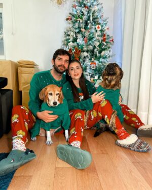 Joana Gentil Instagram - Feliz Natal a todos 🎄 Obrigado por todo o apoio durante a série de Natal ✨