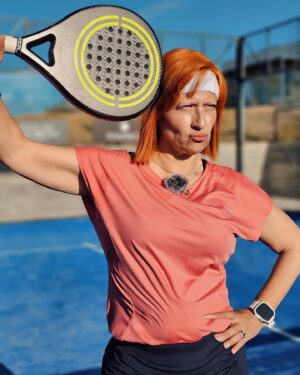 Joana Latino Instagram - São 6 fotografias. Do “cheia de estilo” ao “o Padel deu cabo de mim”. Tentem não rir. 
.
.
.
.
.
Foto do @tf.tiagoferreira