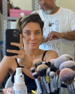 Joana Solnado Instagram - spoiler é apelido, o nome dela é Bernarda.
um pouco deste personagem que tem me ensinado tanto em tão pouco tempo.

#donabeja
@hbomaxbr @florestaprod