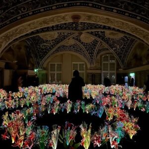 Joana Vasconcelos Instagram - “Garden of Eden” is an immersive installation that invites the viewer to walk. Through the luminous flux and synchronous motors, the artificial flowers arranged in the shape of a labyrinth produce a kinetic effect similar to that generated by fiber optics. At the same time, there is a soft soundtrack - alluding to the songs of dozens of small insects - produced by the mechanical sound of the machines in operation. On display at Gottorf Castle until November 3rd.

🌷🌷🌷

“Jardim do Éden” é uma instalação imersiva que convida o espectador a caminhar. Através do fluxo luminoso e dos motores síncronos, as flores artificiais dispostas em forma de labirinto produzem um efeito cinético semelhante ao produzido pela fibra ótica. Ao mesmo tempo perceciona-se uma suave trilha sonora - que alude ao canto de dezenas de pequenos insetos - produzida pelo som mecânico das respetivas máquinas em funcionamento. Em exibição no Castelo de Gottorf até dia 3 de novembro.

@schloss_gottorf
#lechateaudesvalkyries #gardenofeden #jardimdoeden #gottorf #schleswig #schlossgottorf  #landesmuseensh #textileart #artetextil #escultura #sculpture #joanavasconcelos #artecontemporanea #contemporaryart #art #arte