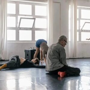 Joana de Verona Instagram - Intensa semana de Dança e Improvisação sob a sábia orientação de Mark Tompkins nestes dias de composição em tempo real no @orumodofumo . Foi muito Bom🌹

Ph: @catarinasantosdiary