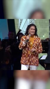 Joanna Instagram - Viva Nossa Senhora Aparecida, padroeira do Brasil! Festival da Padroeira: @cantordaniel e convidados na @tvaparecida #joanna #aparecida #cantorajoanna #tvaparecida #padroeira #nossasenhora #nossasenhoraaparecida #cantordaniel