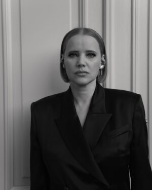 Joanna Kulig Instagram - Backstage of the @bibliotekanarodowa reopening by @aleksandramphoto 

@magdabutrym 🌹