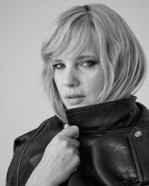 Joanna Kulig Instagram - @wysokieobcasy.pl Wydanie Świąteczne 🐣
Czytelniczkom i czytelnikom z okazji Wielkanocy życzę od-
nowy, żeby wejść w wiosnę z radością i nową energią. I dużo
czasu dla siebie.