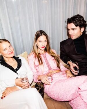 Joanna Kulig Instagram - Merci pour ce moment suspendu à la Boros Foundation avec @chanelofficial