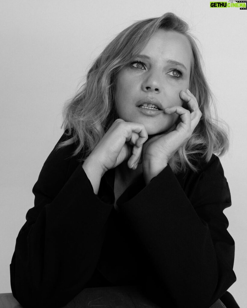 Joanna Kulig Instagram - @kobieta_z_ Portret potrójny dla @vogue.polska Dziękuję, Joanna