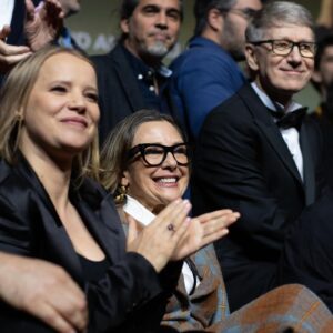 Joanna Kulig Instagram - Zapraszam na „Miłość bez ostrzeżenia” wyjątkowy dla mnie projekt gdyż wszystko zaczęło się w Nowym Yorku przez @berlinale , @camerimage.festival aż trafia do Państwa do kin w całej Polsce, Joanna 🧡 @shecametomefilm