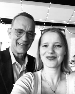 Joanna Kulig Instagram - With one of the all-time greats, and a producer of #MastersOfTheAir, the wonderful @tomhanks 
And now back to work!