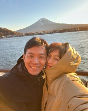 Joanne Peh Instagram - At this stage of our lives, spending time alone, whether watching the beautiful scenery in silence, deep in conversation, or just being silly, is the best way to connect and feel loved. May this Valentine’s Day be one where you spend quality time with your beloved! ♥️ Happy Valentine’s Day! #throwback #10anniversary
