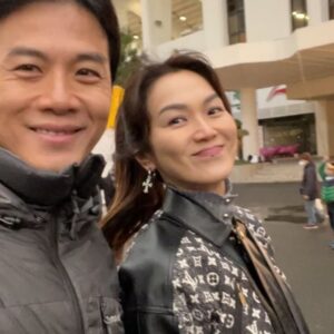 Joanne Peh Instagram - 好久都没回广州过年了，今年逛花市又感受到浓浓的过年气氛。 祝大家阖家团圆，平安喜乐。 ♥️