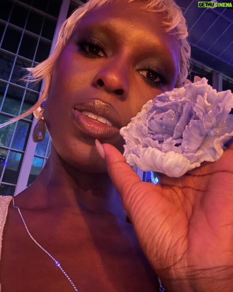 Jodie Turner-Smith Instagram - this met gala was a very special one for me… my first stepping out on my own. i had many thoughts after reading the short story that the theme was based on… but what i took away from it was a desire to represent both the power of nature and the delicacy of it. in nature, death is both an ending *and* a beginning. when you prune away that which is dead, new buds are free to grow. fitting, then, that the dress #DanielLee designed for me, full of english flowers, was deliberately bridal. white, representing a rebirth. a clean start. a recommitment to the most important relationship i will ever have, the relationship from which all others grow: my relationship with myself. it is through loving and honouring myself that i am able to love and honour my daughter, and teach her to do the same. i am ever changing, ever growing, always beginning… and FREE, to love better, stronger, more fiercely and fearlessly than i ever have 💞 THANK YOU ENDLESSLY, @burberry, for your support and your creativity and your love. can’t wait to see what’s next…!!!!!