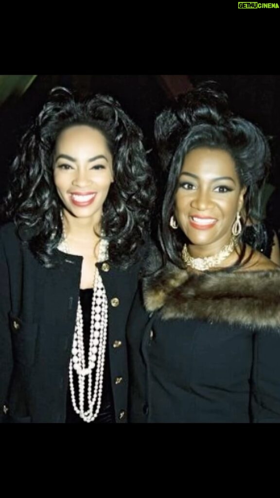 Jody Watley Instagram - Happy 80th Birthday (years young) Blessings to the always fabulous @mspattilabelle 💐🎉🎂❤️🙏🏾☀️💫 ✨ Photo #FlashbackFriday 1991 I think this was at American Music Awards.😁😁 #pattilabelle #jodywatley