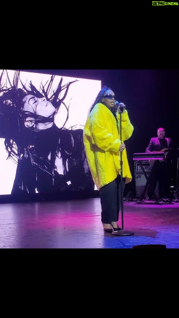 Jody Watley Instagram - Wattage ⚡️🌟 📸 by Environtology 4.27.24 Live & Up Close Theater Sycuan Resort & Casino 🎰 🎶-the week went by so quickly! Great night, concert and Saturday night experience. #jodywatley #concert #livemusic #saturdayvibes #rnb #dancemusic #everlasting