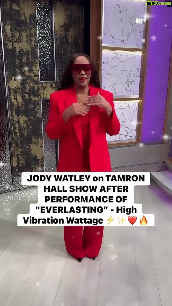 Jody Watley Instagram - ❤️✨ Stay EVERLASTING ✨❤️ The best of the weekend to all - Stay Up! Stay True. Perseverance. Keep Going. #jodywatley