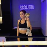 Joey Leong Instagram – little progress ✨

big thank you to @coliseumfitness.my and 
my powerful young lady pt @littledawn_y 
for guiding me right! 

exploring the body and tracking progress 
is becoming increasingly enjoyable though
gym can be HARD

but if you can endure the toughest 60-90 mins
in a day, what else can’t you handle?

*swipe to see flabby tummy a month ago* hehh

ps: gym peeps, which part of the body do you 
think it’s harder to train?