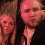 Johanna Nordström Instagram - då ska vi se !! nytt poddavsnitt ute nu! rasar äntligen på någon igen!! adventsblomman!!!! edvins utehelg i göteborg! min utekväll i sthlm!! uppträda bakis ! menta ! kärleksråd ! killar ! varje avsnitt e samma ! men de vet ni redan ! puss finns överallt