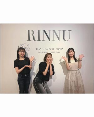 Jonishi Rei Instagram - ⠀
明日25日まで開催している
花梨ちゃんプロデュースアパレルブランド
【#RINNU】のPOP UPへ行ってきました👗🌹
⠀
⠀
悩みまくって試着もしてさらに悩んで大量にGETしました！笑
⠀
⠀
低身長でもスタイル良く着れるお洋服と
デザインもめちゃかわでした🥺
皆さんもたくさん悩んで可愛いお洋服ゲットしてくださいね〜🌟
⠀
⠀
⠀
⠀
⠀