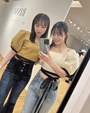 Jonishi Rei Instagram - ⠀
明日25日まで開催している
花梨ちゃんプロデュースアパレルブランド
【#RINNU】のPOP UPへ行ってきました👗🌹
⠀
⠀
悩みまくって試着もしてさらに悩んで大量にGETしました！笑
⠀
⠀
低身長でもスタイル良く着れるお洋服と
デザインもめちゃかわでした🥺
皆さんもたくさん悩んで可愛いお洋服ゲットしてくださいね〜🌟
⠀
⠀
⠀
⠀
⠀