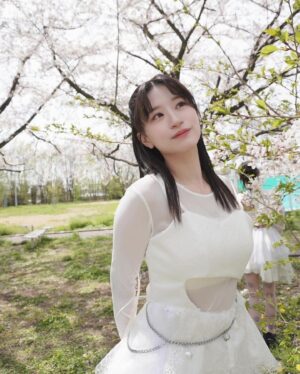 Jonishi Rei Instagram - ⠀
⠀
#NMB48 29th Single「#これが愛なのか？」
本日発売⌚️🩶🪽🎀
⠀
⠀
⠀