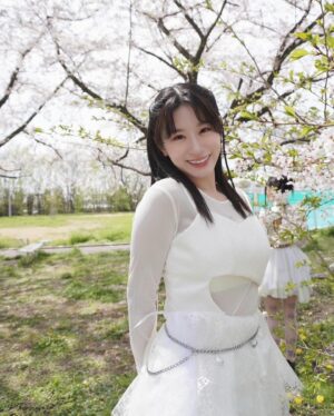 Jonishi Rei Instagram - ⠀
⠀
#NMB48 29th Single「#これが愛なのか？」
本日発売⌚️🩶🪽🎀
⠀
⠀
⠀