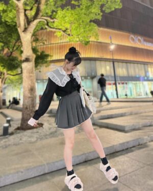 Jonishi Rei Instagram - エリマキトカゲ
⠀
⠀
⠀
⠀
⠀
⠀
春服着るの楽しみにしてた
大きい襟とリボンが可愛い〜🌷🌷🌷
⠀
#れーチャンしふく #dailylook #ootd #code #outfit #低身長コーデ #154cm #お団子 #ヘアアレンジ #春服 #春