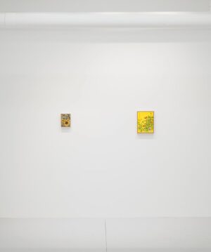 Jordan Casteel Instagram - These incredibly intimate and personal paintings made this summer in my Upstate NY garden are now on view in @caseykaplangallery ‘s physical and online viewing rooms. 

THROUGH DECEMBER 22, 2023

“Jordan Casteel presents a series of seven intimately scaled oil paintings, composed en plein air. Zinnias, nasturtiums and dahlias are rendered true-to-scale and at peak bloom. 

The floral bounties of Casteel’s own cultivated landscape mark the establishment of new routines and relationships within the community of her rural surroundings in Upstate New York. Composed in situ and immersed in the lush gardens of her home, Casteel positions herself on the ground and props the canvas in her lap. With a narrow field of vision, vegetal microcosms of the vast surrounding landscape are isolated. Casteel translates observations with confident and swift brushstrokes in real time rather than documenting on-the-go impressions amid the hustle of daily life in Harlem, NY, to be mapped and painted later. Petals and stems are built up through thick swathes of paint, memorialized in a flick of the wrist.

The tightly cropped compositions call to mind the artist’s ‘subway’ series, an ongoing body of work from 2015 that captures the candid exchange between commuters on the NYC subway. Relatable connections are registered with the informality of a gesture, from overlapping legs to clasped hands. The intrinsic bond between parent and child, projected with an outstretched arm in Within Reach(2019), is paralleled and personified in Garden (Dahlia) (2023). Drooping buds traverse each other, resting their weight on their counterpart to form a living trellis.” 

To view them in the gallery, tell the front desk you’d like to see Jordan Casteel’s Recent Landscapes in the viewing rooms — only after you look at the beautiful @carolinekent1 show. 💞