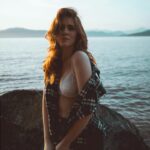Jordan Claire Robbins Instagram - life’s a beach when you’re shooting at golden hour with @nickthiessen 🍯💫