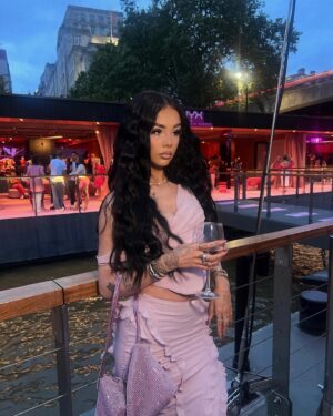 Jordan Lipscombe Instagram - pink barbie dreamhouse💒☁️