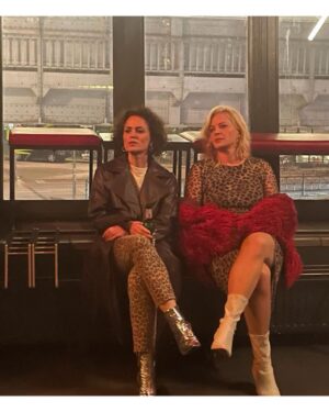 Jördis Triebel Instagram - Behind the scenes…!!!
Einfach so
Von @ollipolli73 

@melika_foroutan_ 
@domschpeter 
@wnsnbln 
@cleanteamberlin 🤍
@seidenstuecker_mgmt 
Das Team und alle die mitgemacht haben!!!!

@spotifyde 
@youtube 
#ollischulz 
#einfachso 
#geilemusik 
#rocknroll