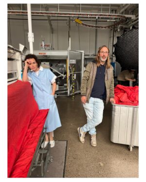 Jördis Triebel Instagram - Behind the scenes…!!!
Einfach so
Von @ollipolli73 

@melika_foroutan_ 
@domschpeter 
@wnsnbln 
@cleanteamberlin 🤍
@seidenstuecker_mgmt 
Das Team und alle die mitgemacht haben!!!!

@spotifyde 
@youtube 
#ollischulz 
#einfachso 
#geilemusik 
#rocknroll