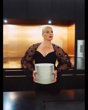 Jördis Triebel Instagram - Kitchen and Kicker…!!!

📷 @pete.emig 
@ninaricci 
@sabrinadehoff 
@andimakeupandhair 
@item_m6 

@bambi_awards 
@andazmuc
#sharemyhyattpic