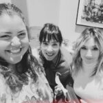 Jorgelina Aruzzi Instagram - Bebas!❤️❤️❤️#ElPrimerodeNosotros @karinitahache @paola_krum @telefe @paramountplusla