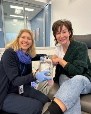 Josée Boudreault Instagram - Je suis très heureuse d’avoir pris le temps d’aller donner du sang.  J’ai décidé de maintenant le faire le plus souvent possible. C’est mon nouveau hobby 😁
Si vous êtes en santé, pourquoi ne pas en prendre l’habitude? C’est facile et ça peut sauver des vies. Et en plus les gens sur place étaient tellement sympathiques ❤️ #dansmonsang