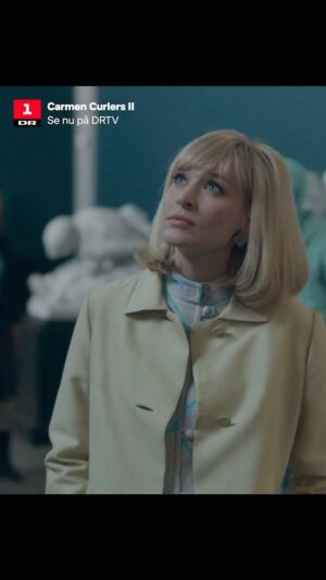 Josefin Asplund Instagram - Carmen Curlers 💛
EP 6 is now available in Denmark and Sweden @dr1tv and @svt It was an absolute pleasure stepping into Miss Johansson’s shoes and working with this wonderful cast and crew. Special thanks to @josefinekirkeskov and @mortenhee 🫶 smukt!