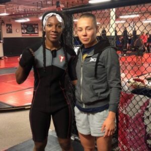 Joselyne Edwards Instagram - #team I'm the best ✨ @rosenamajunas
Look at the second photo was August 30, 2018.✨🔥
#ufcparis🇫🇷