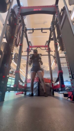 Joselyne Edwards Instagram - Cómo va tu lunes?