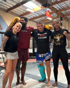 Joselyne Edwards Instagram - 12 days for my fight and I’m so happy because my homie @majo.favelamma is cancer free ❤️
#cancerfree