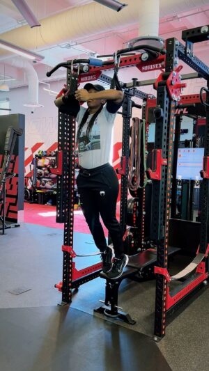 Joselyne Edwards Instagram - I might be injured but I’m still training.😌