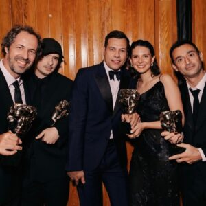 Joséphine Japy Instagram - BAFTA x TAPIE 
Fierté absolue!! Merci @bafta 
@tristanseg #laurentlaffite @olivierdemangel @damiencouvreur @unite_films @netflixfr