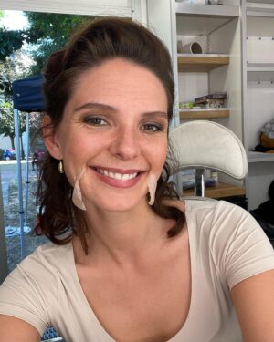 Joséphine Japy Instagram - Souvenirs de TAPIE… 
Ça sort demain… tellement heureuse de partager ça avec vous! 

Félicitation à @tristanseg #olivierdemangel 
#laurentlafitte 
@camillechamoux 
@hakimjemili 
Et tous les autres… ❤️

Et pour le tableau… c’est cadeau!