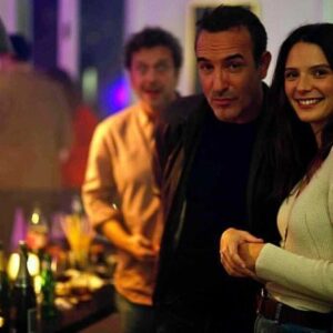Joséphine Japy Instagram - SUR LES CHEMINS NOIRS
✨Aujourd’hui au cinéma ✨
Alors dans ce post il y a plusieurs choses… déjà le patron  @jeandujardin et puis @jonathanzaccai en flou. 

Mais il manque aussi quelques personnes, @iziamusic, @dupereyanny et @dylan_robertofficiel. 

Merci @denis_imbert_, @radarfilms_clementmiserez de m’avoir invitée sur une partie du chemin avec vous… 

Et puis finalement dans ce post il y aussi un grand moment de cinéma. Celui où je me suis fait attaquer par une chèvre dans les gorges du Verdon.