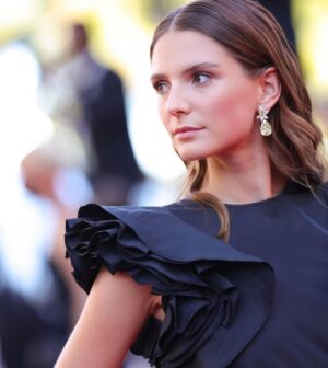 Joséphine Japy Instagram - Cannes 2021 

Merci @chopard pour ce moment spécial 
@eliesaabworld 
@rogervivier