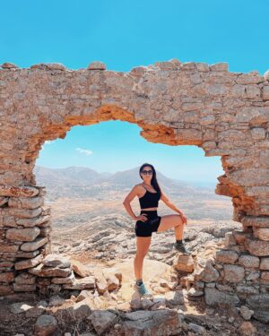 Joséphine Jobert Instagram - Second pose is extremely natural. Of course. 
🤷🏽‍♀️😜
La deuxième pose est extrêmement naturelle. Évidemment.