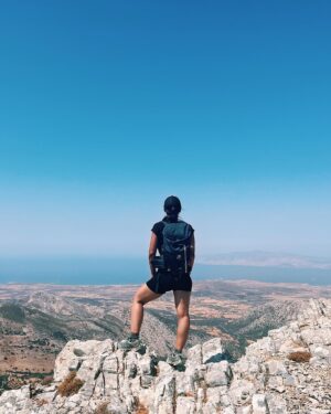 Joséphine Jobert Instagram - Standing on top of the world 
#greece #naxosisland #zeusmountain 
Debout au sommet du monde 
#grece #iledenaxos #montzeus