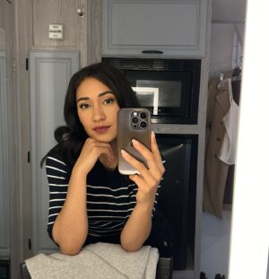 Joséphine Jobert Instagram - Selfie loges / Trailer selfies