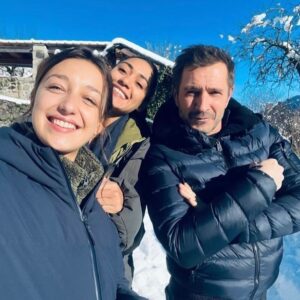 Joséphine Jobert Instagram - (🇬🇧 following)
La beauté de la fiction : À l’écran : une série de meurtres, une sombre légende, une histoire personnelle lourde, un froid qui vous glace le sang. 
Derrière les caméras : une série de fous-rires, de belles rencontres, un travail d’équipe, de jolis souvenirs. 
———————————
The beauty of fiction: On screen: a series of murders, a dark legend, a heavy personal story, a cold that freezes your blood. Behind the cameras: a series of laughs, great encounters, teamwork, lovely memories.

Chaine : @france3
Réalisation : @sandrine_cohen_ 
Production : @sombrerofilms_sombrerofiction @emmanuel__bezier @alainbenguigui