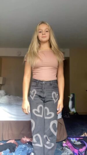 Journey Kay Instagram - My moms taking me some were Im New York City tonight but won’t tell me where do you think she is taking me #nyc #bigapple #newyork #timesquare #bighairdontcare