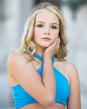 Journey Kay Instagram - What kind of things help pull you through hard times?  Life has been a little hard lately.  I am working on my mindset. I would love to hear what helps you! 🫶
Photo @studiojoliedance 
DW @honeycutofficial 
#savethebees #honeycutcrew #honeycut